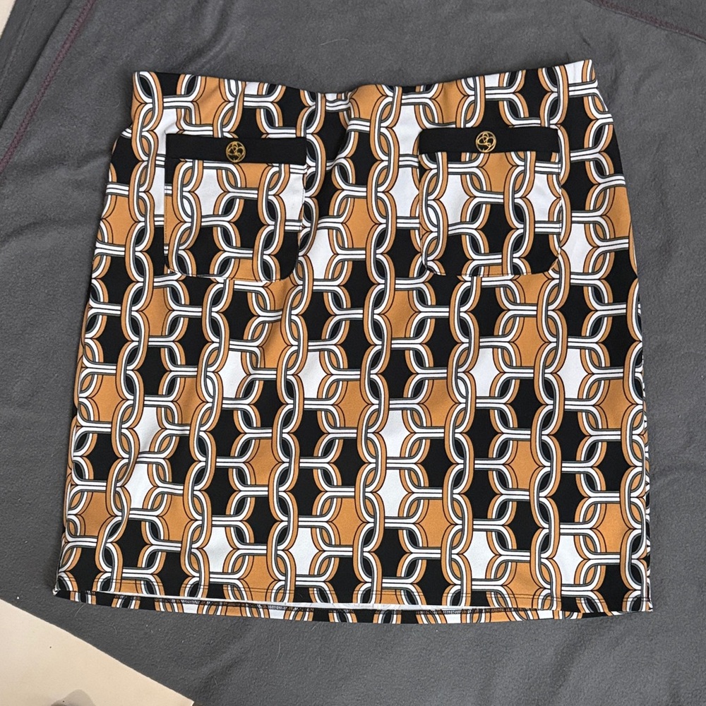 Elegant Chain Pattern Mini Skirt in Black and Gold
